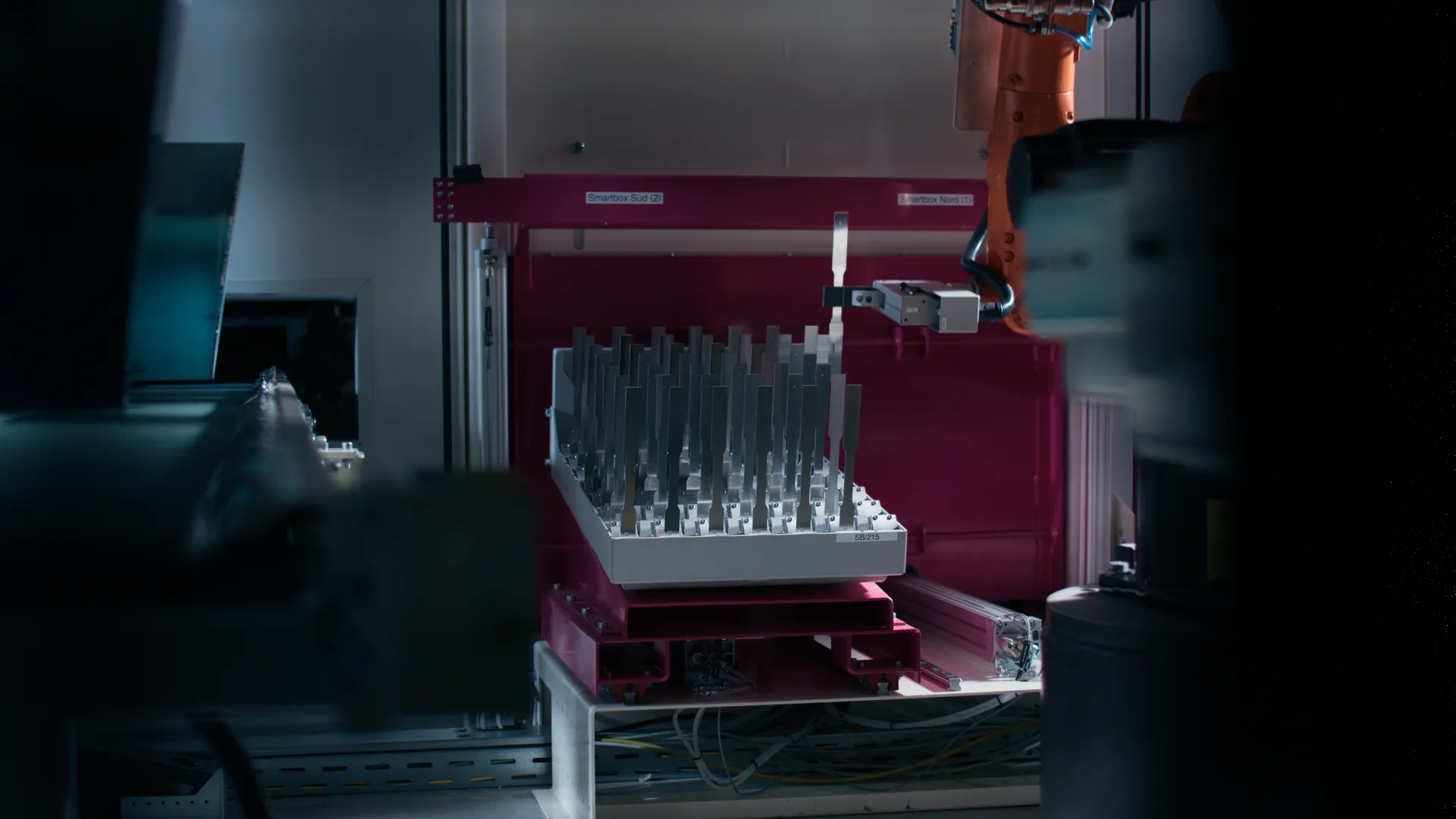 Grauwerk AMAG Smart Factory, Industriefilm, Still