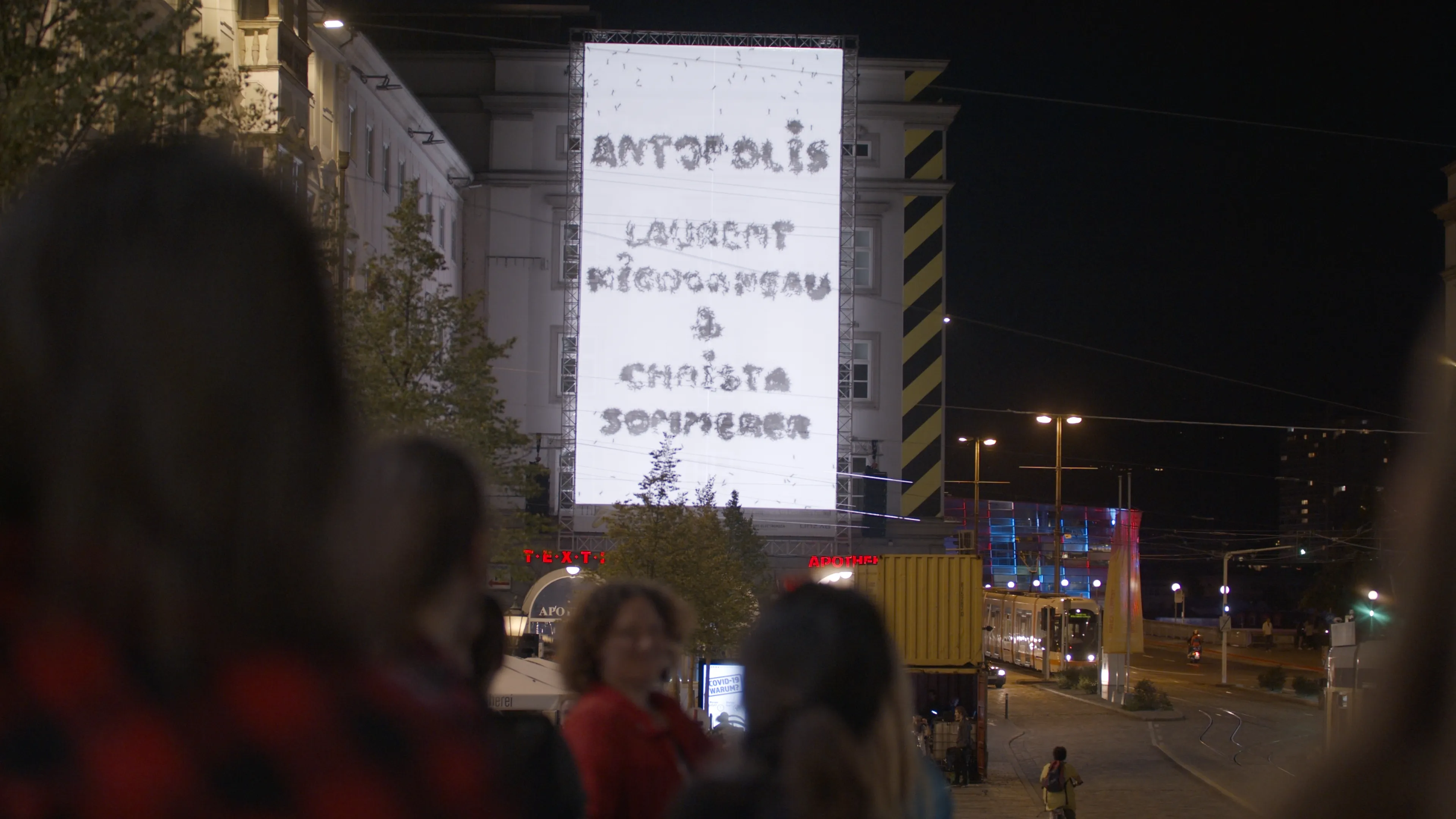 Grauwerk Projekt Antopolis, Dokumentation und Trailer, Installation, Fasadenprojektioin, Hauptplatz Linz, Ars Electronica