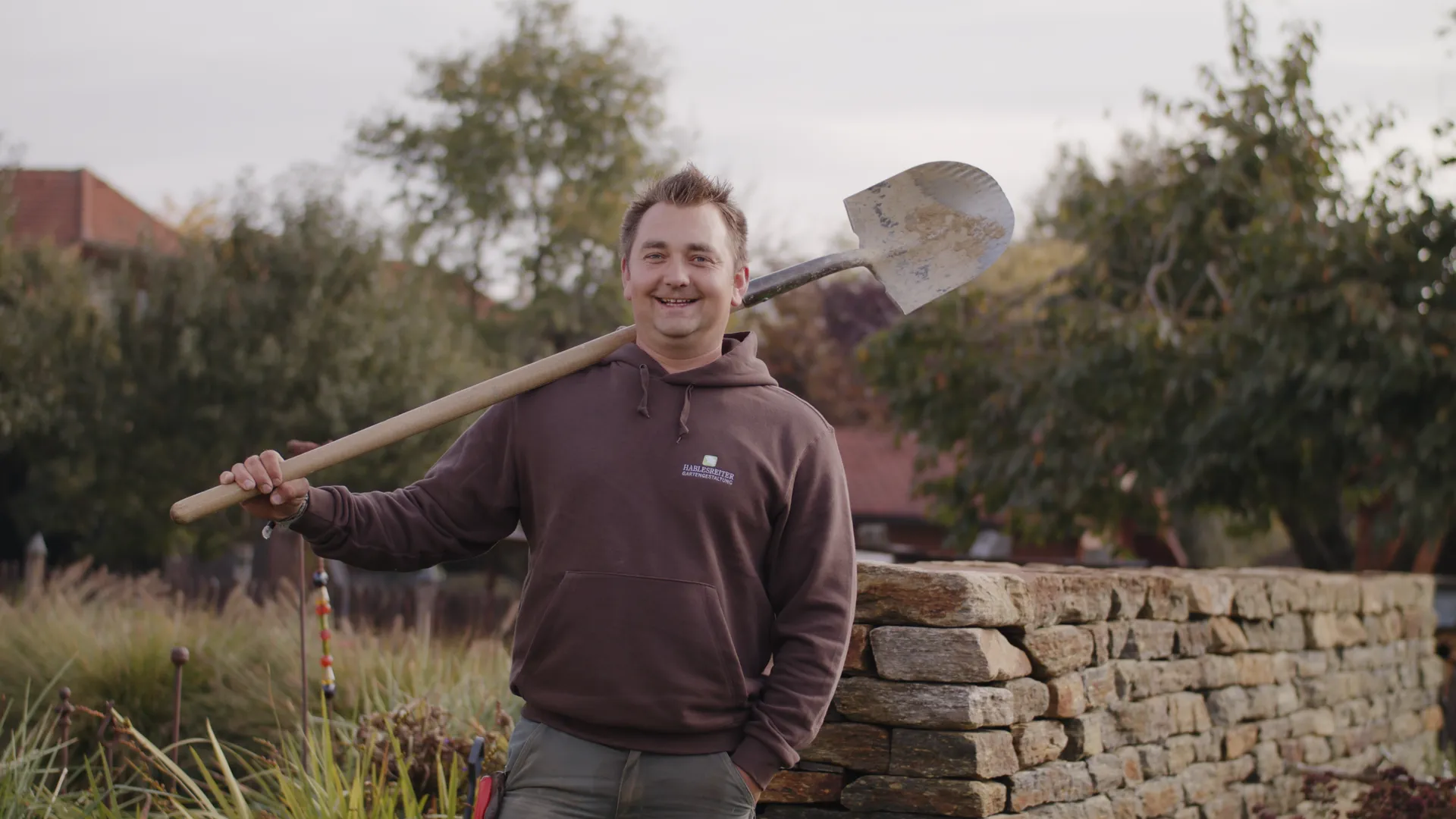Grauwerk Projekt Hablesreiter Gartengestaltung, Kampagne, Jakob Hablesreiter, Schaufler, Steinmauer, Still