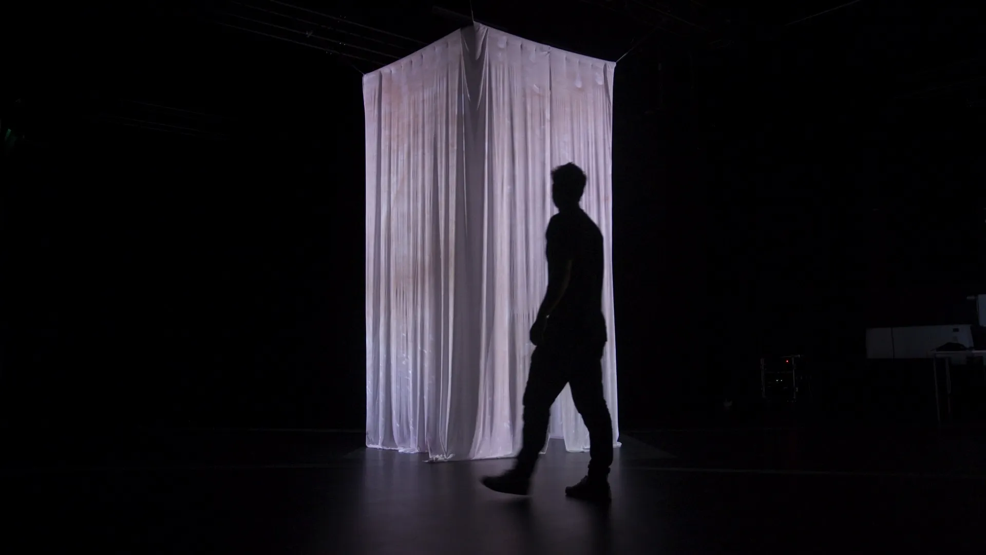 Grauwerk Projekt LOOPS OF WISDOM, Festival Trailer, Kunstuniversität Linz, Ars Electronica, Ausstellung, Dokumentation, Still