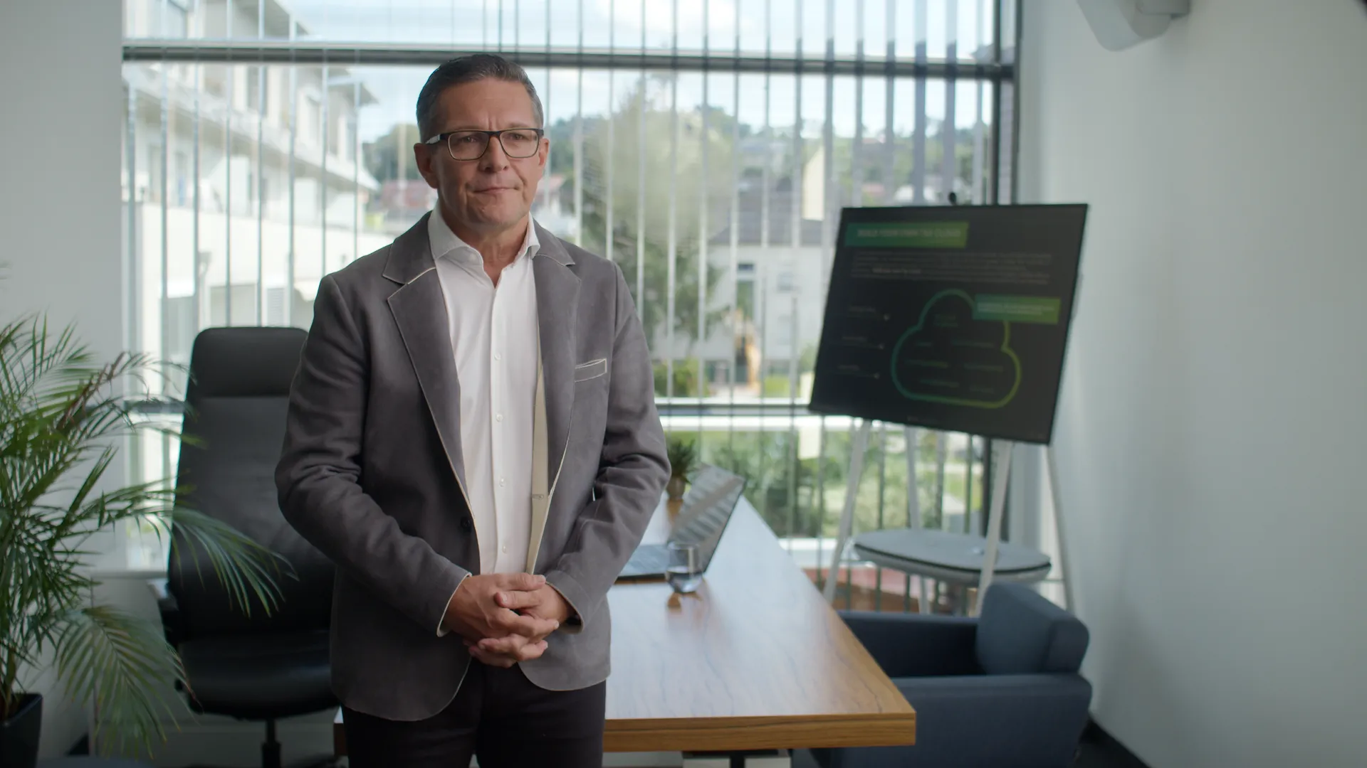 Grauwerk Microsoft/ base-It, Customer Success Stories, Werbefile, Still